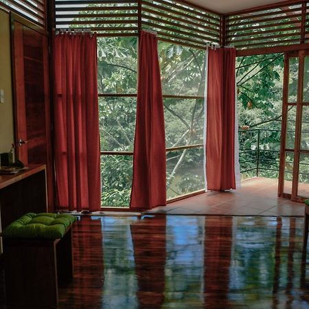 Itamandi Eco Lodge Río Arajuno エクステリア 写真